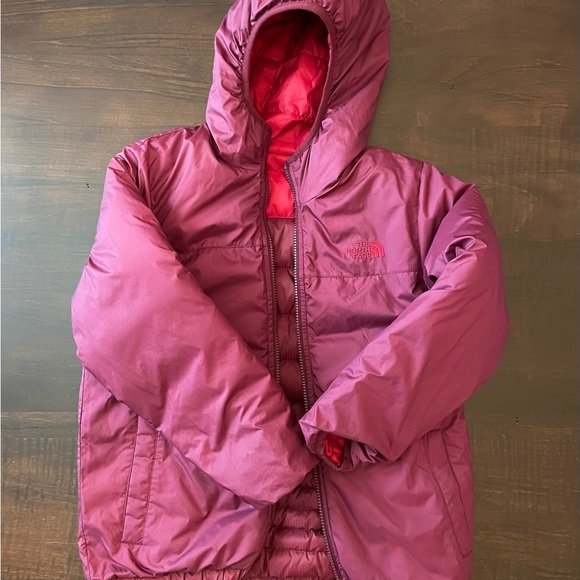 Boys North Face reversible 550 fill down jacket - Picture 3 of 4
